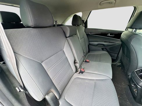 Used 2020 Kia Sorento LX AWD/4WD image 26