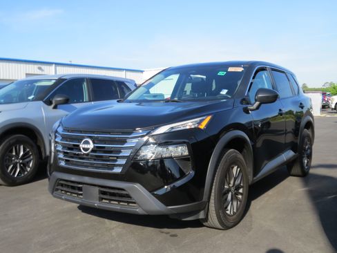 Used 2024 Nissan Rogue S FWD image 4