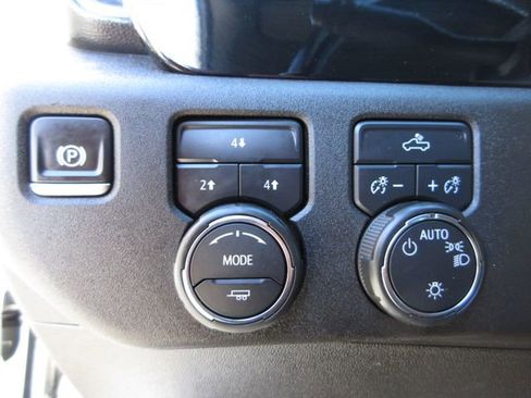 Used 2024 Chevrolet Silverado 2500 LT AWD/4WD image 26