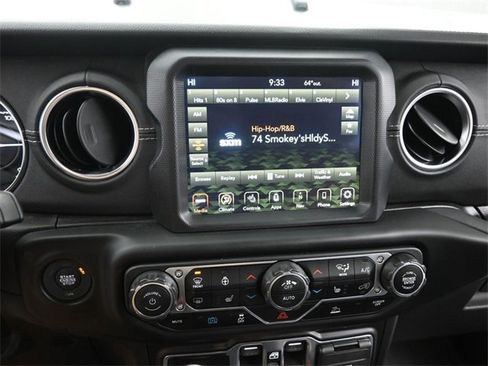 Used 2023 Jeep Wrangler Unlimited Sahara w/ Cold Weather Group image 34