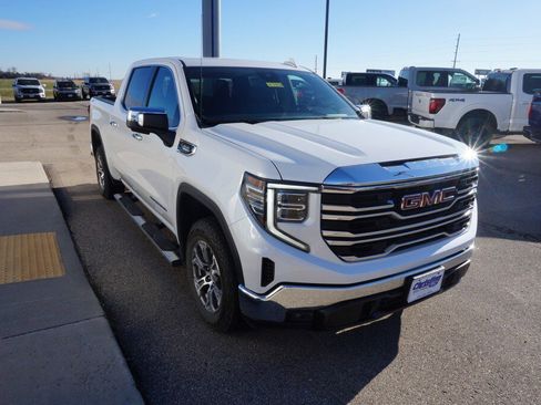Used 2023 GMC Sierra 1500 SLT w/ SLT Convenience Package AWD/4WD image 6