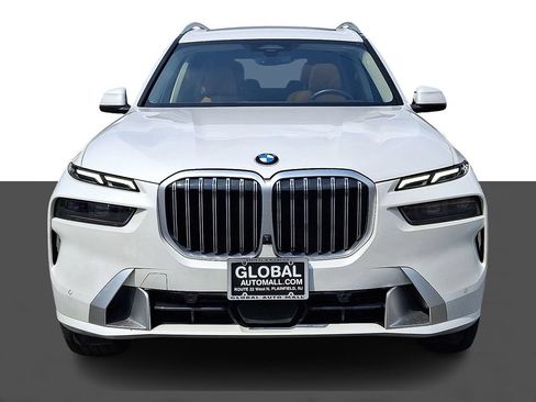 Used 2025 BMW X7 xDrive40i w/ Premium Package AWD/4WD image 2