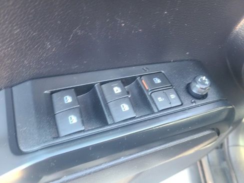 Used 2020 Toyota Tacoma SR image 18