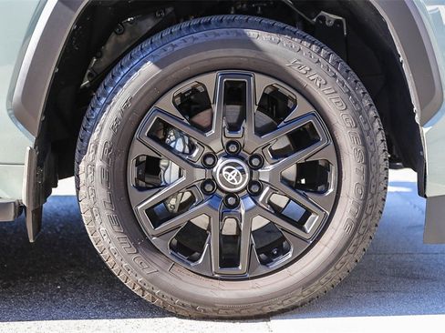 Used 2025 Toyota Sequoia Platinum image 9