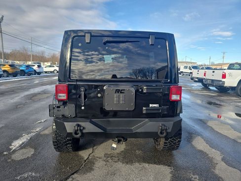 Used 2012 Jeep Wrangler Unlimited Sahara w/ Dual Top Group image 8