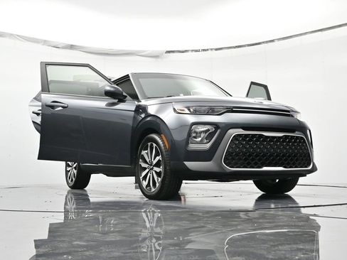 Used 2020 Kia Soul LX image 48
