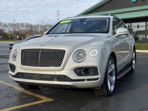 Used 2018 Bentley Bentayga image 39