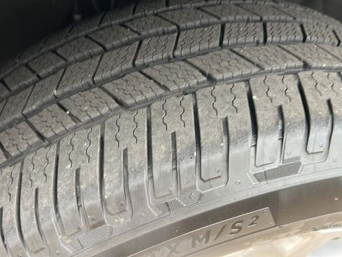 Used 2022 GMC Yukon SLT w/ SLT Luxury Package image 27