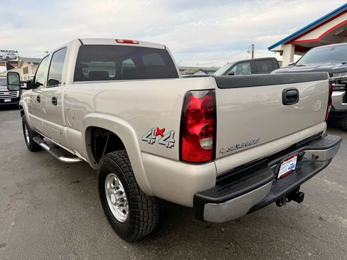 Used 2007 Chevrolet Silverado 2500 LT w/ Heavy-Duty Power Package image 3