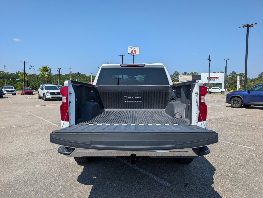Used 2022 Chevrolet Silverado 1500 LT AWD/4WD image 6