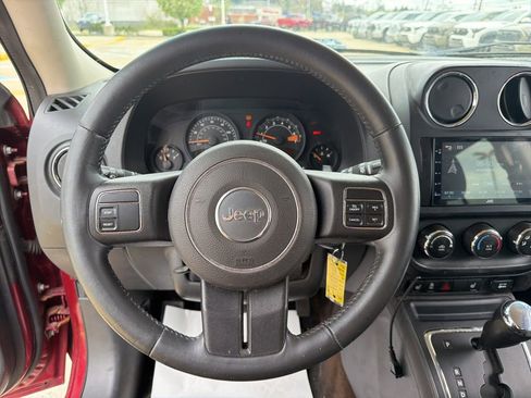 Used 2014 Jeep Patriot Latitude FWD image 13