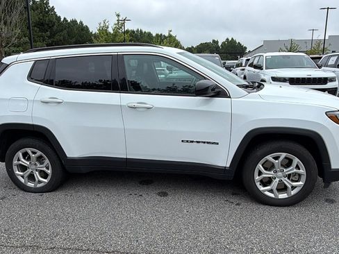 Used 2024 Jeep Compass Latitude AWD/4WD image 7