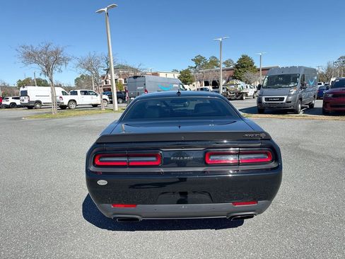 Used 2018 Dodge Challenger SRT Hellcat image 2