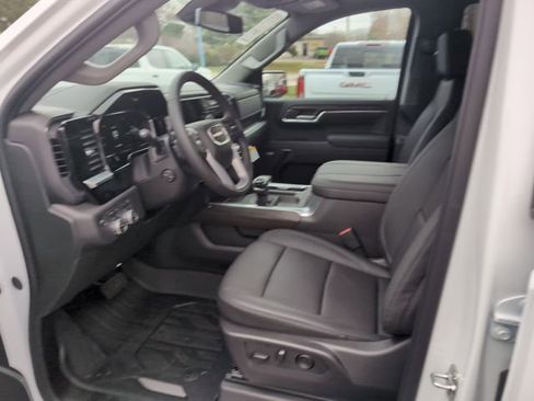 New 2026 GMC Sierra 1500 SLT image 15
