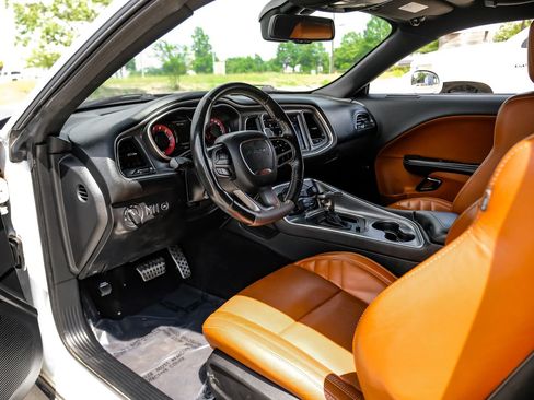 Used 2019 Dodge Challenger SRT Hellcat Redeye RWD image 3
