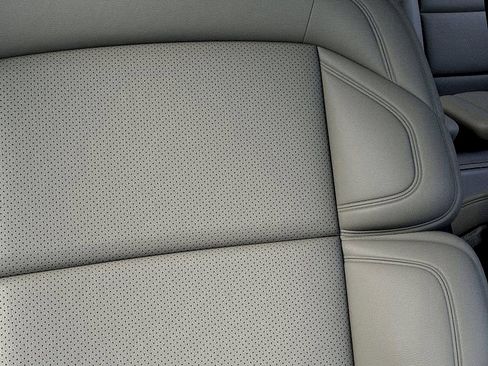 New 2026 Lincoln Navigator Reserve w/ Jet Appearance Package image 15