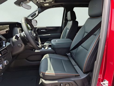 New 2026 GMC Yukon AT4 w/ AT4 Premium Package AWD/4WD image 18