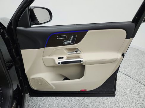 Used 2026 Mercedes-Benz GLB 250 image 21