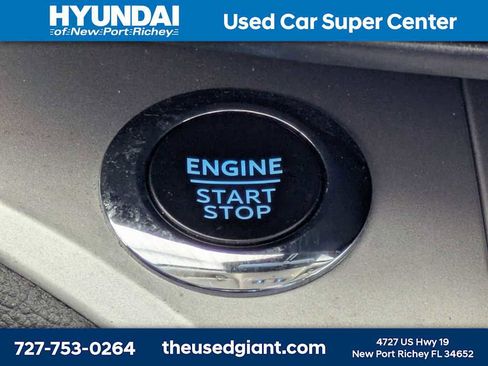 Used 2023 Ford Explorer XLT image 39