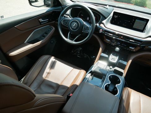 Used 2024 Acura MDX SH-AWD w/ Technology Package image 9