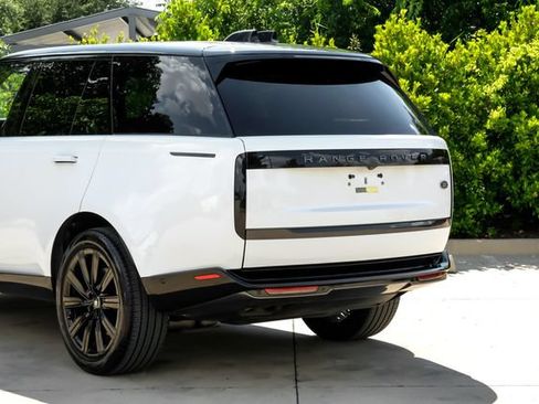 Used 2023 Land Rover Range Rover SE AWD/4WD image 14