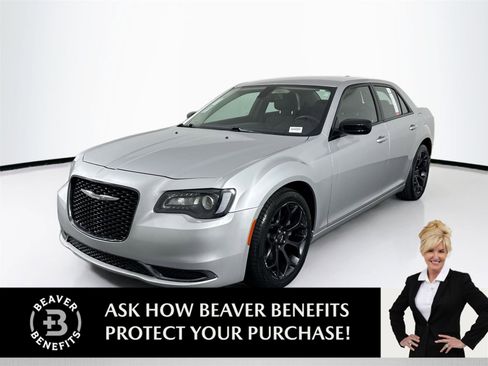 Used 2019 Chrysler 300 Touring w/ Sport Appearance Package RWD image 1