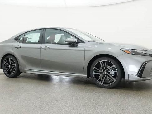 Used 2026 Toyota Camry XSE FWD image 31