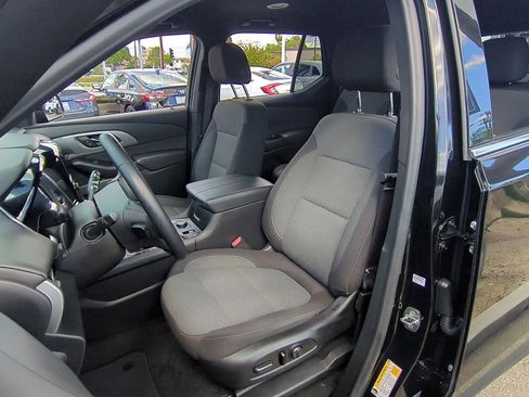 Used 2023 Chevrolet Traverse LT FWD image 18