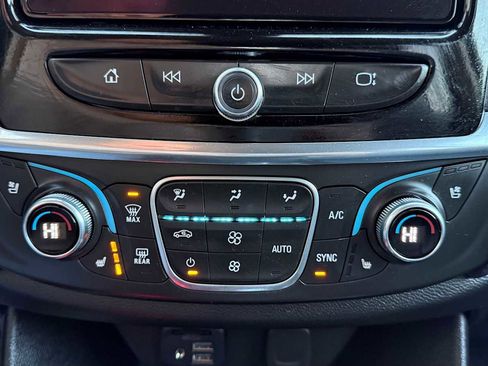 Used 2020 Chevrolet Traverse Premier image 24