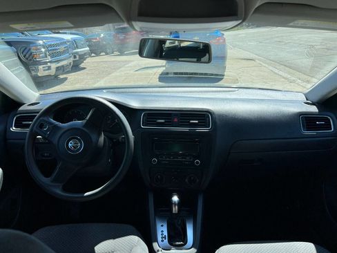 Used 2013 Volkswagen Jetta Sedan image 12
