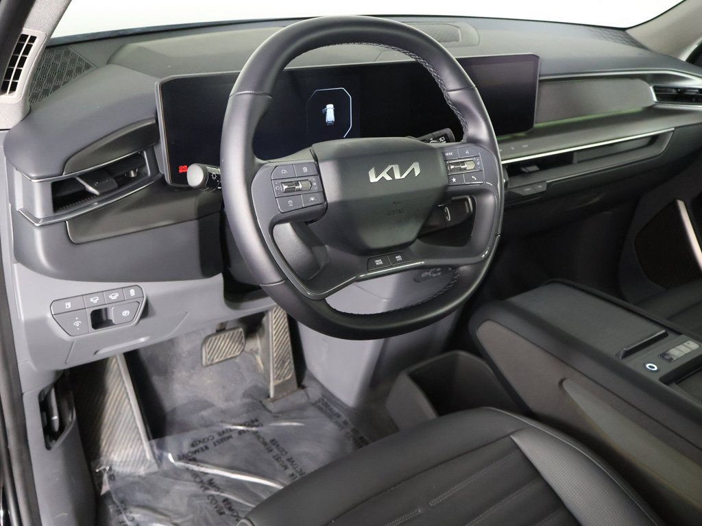 Used 2024 Kia EV9 Land AWD/4WD image 30
