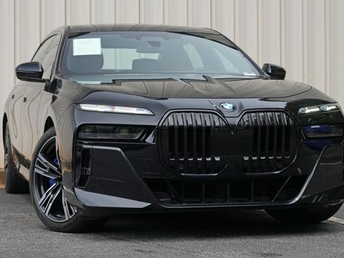 Used 2023 BMW 760i xDrive w/ Executive Package AWD/4WD image 4