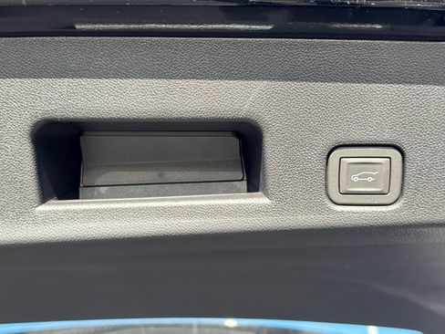 New 2026 GMC Acadia Denali w/ Super Cruise Package image 11