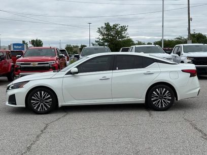 Used 2023 Nissan Altima 2.5 SV