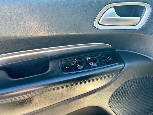 Used 2019 Dodge Durango SXT w/ 3rd Row Seating Group image 21