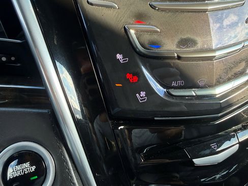 Used 2019 Cadillac Escalade ESV Platinum image 36