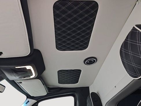Used 2023 Mercedes-Benz Sprinter 3500 image 18