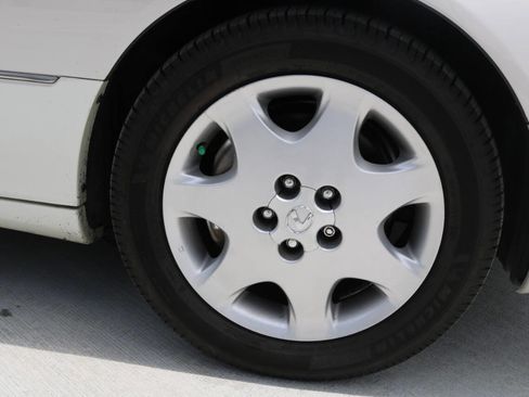 Used 2001 Lexus LS 430 RWD image 65