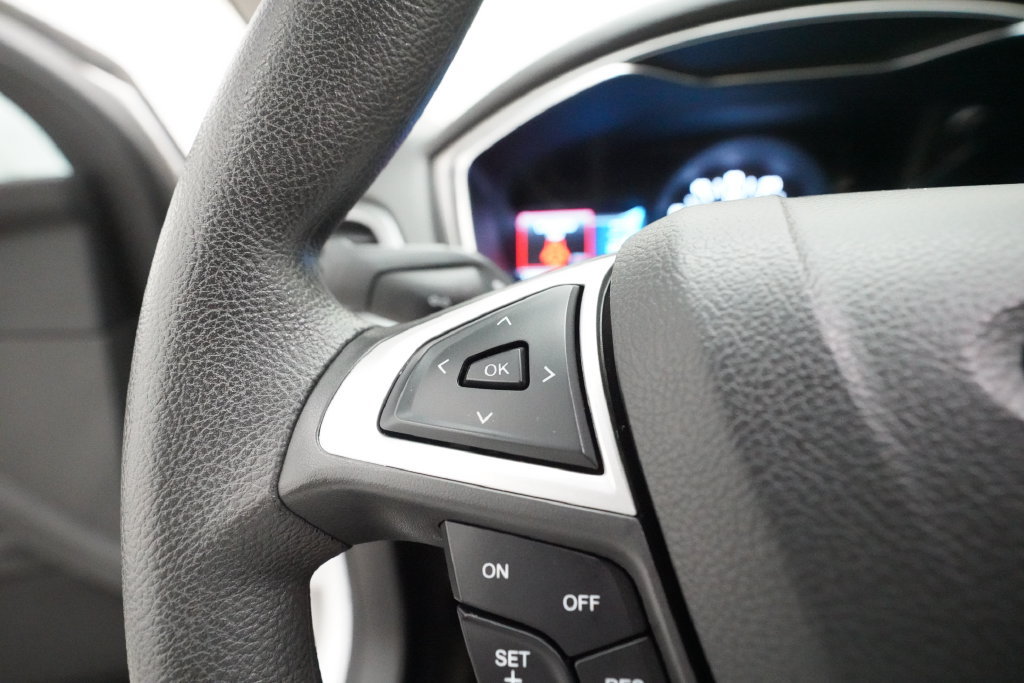 Used 2016 Ford Fusion SE FWD image 17