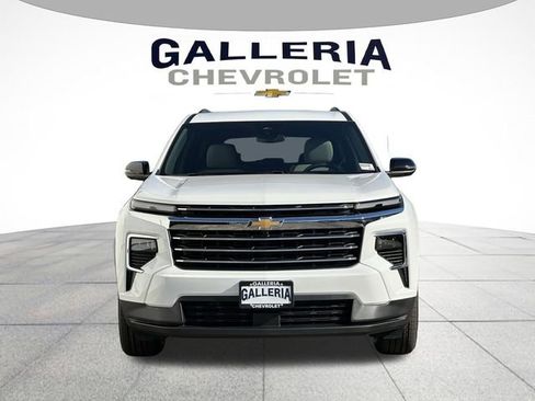 New 2026 Chevrolet Traverse LT image 3