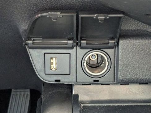 Used 2024 Toyota Camry SE FWD image 24