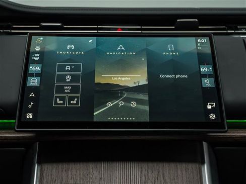 Used 2025 Land Rover Range Rover Long Wheelbase Autobiography image 24