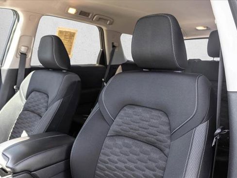Used 2022 Nissan Pathfinder SV AWD/4WD image 12