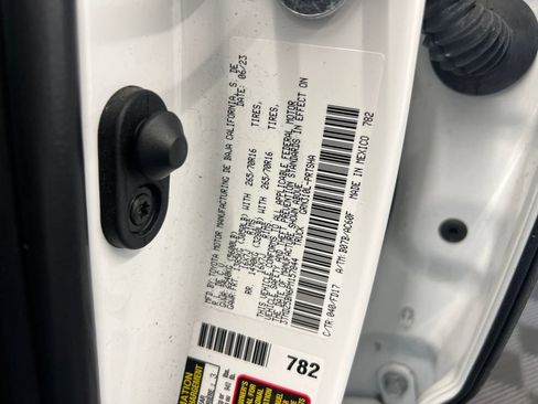 Used 2023 Toyota Tacoma TRD Off-Road w/ Technology Package image 18