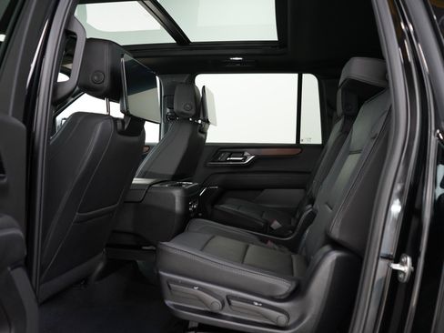 Used 2025 GMC Yukon XL Denali w/ Denali Reserve Package AWD/4WD image 20