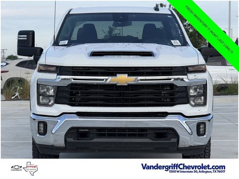 Used 2024 Chevrolet Silverado 2500 LT w/ Convenience Package AWD/4WD image 9