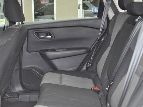 Used 2024 Nissan Rogue SV image 14