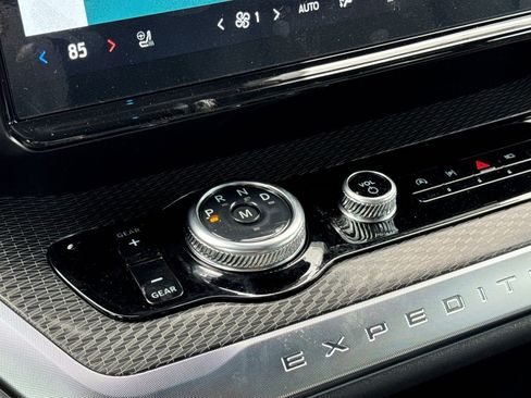 New 2025 Ford Expedition Platinum w/ Stealth Appearance Package image 24