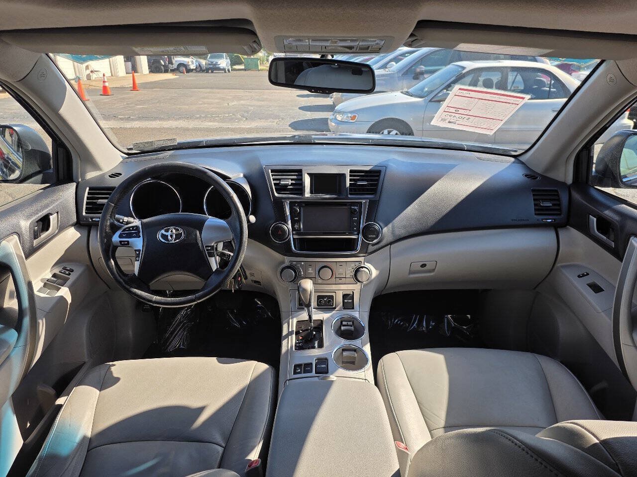 Used 2013 Toyota Highlander SE AWD/4WD image 16