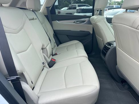 Certified 2025 Cadillac XT5 Premium Luxury w/ Technology Package FWD image 15